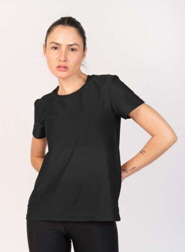 122530. Remera Creta Negra