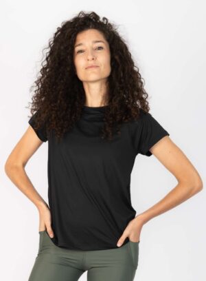 122536. Remera Sinergia Negra