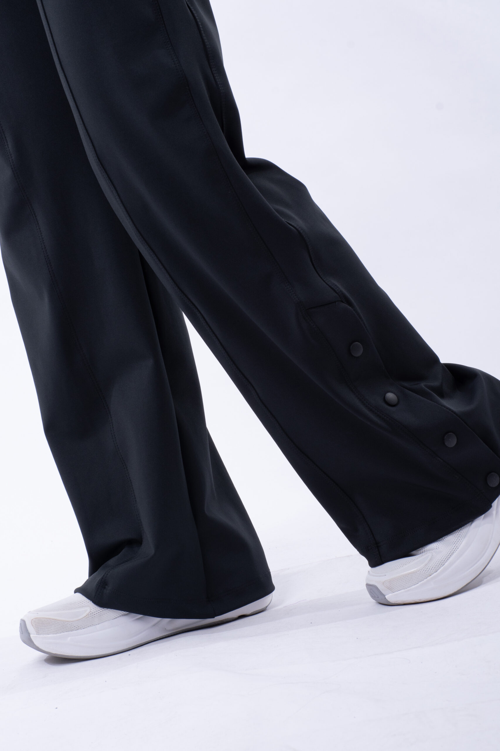 429638. Pantalón Snap Tech Negro - Imagen 4