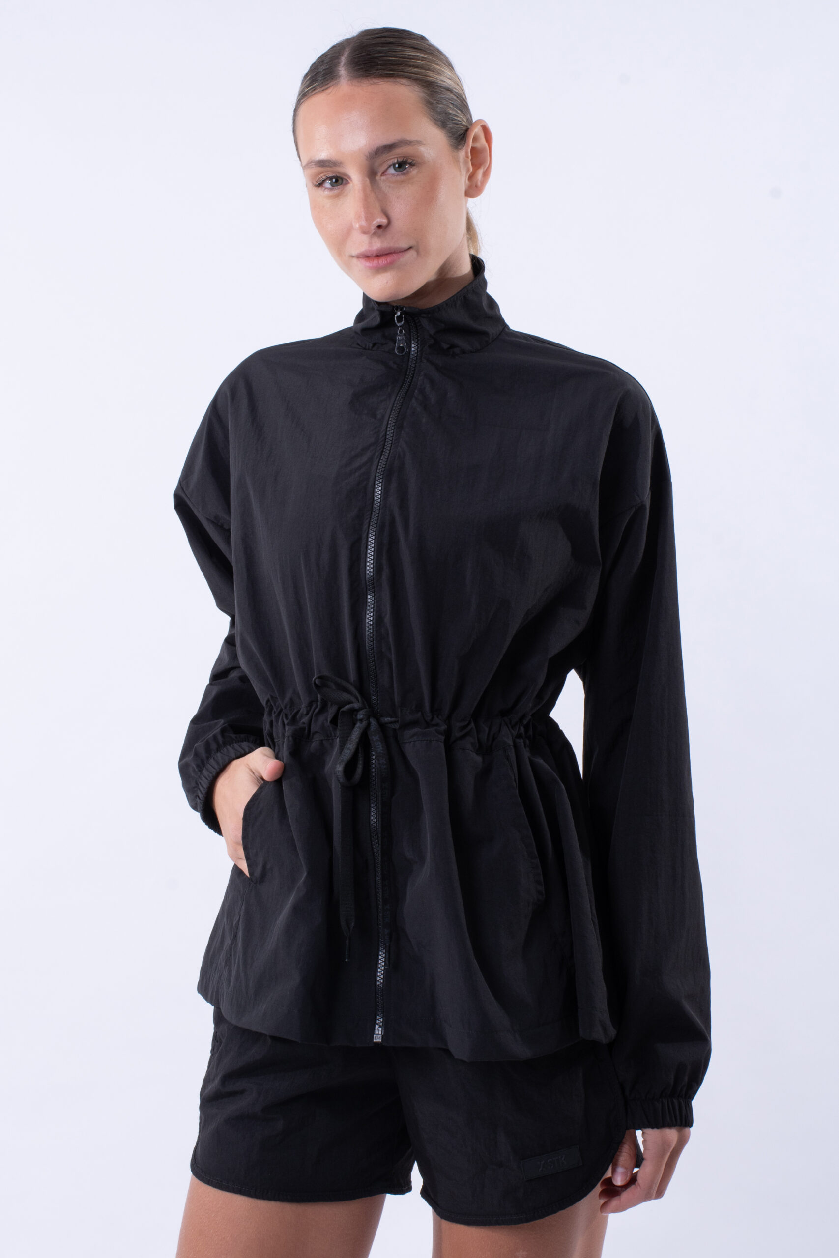 328405. Campera Alborán Negro